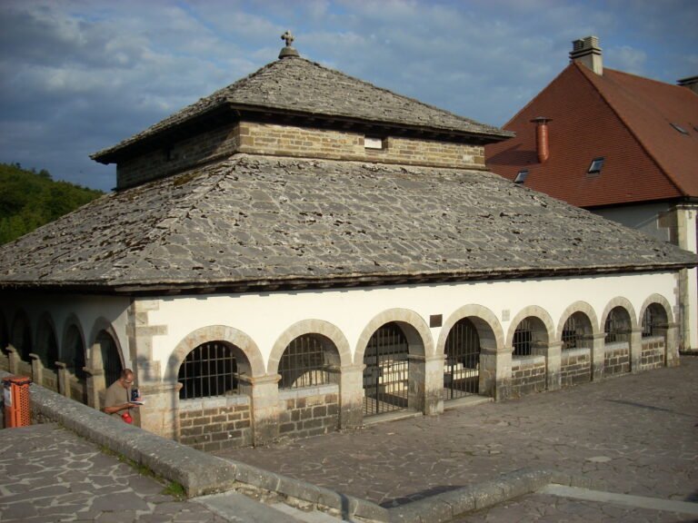 Templo funerario en Roncesvalles